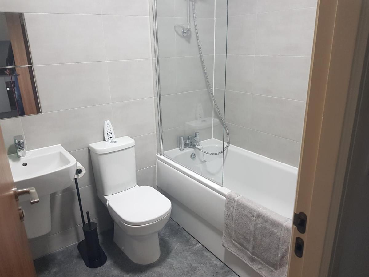 Spacious 1 Bed Relocation Apartment Free Parking, Brierley Hill Exteriör bild