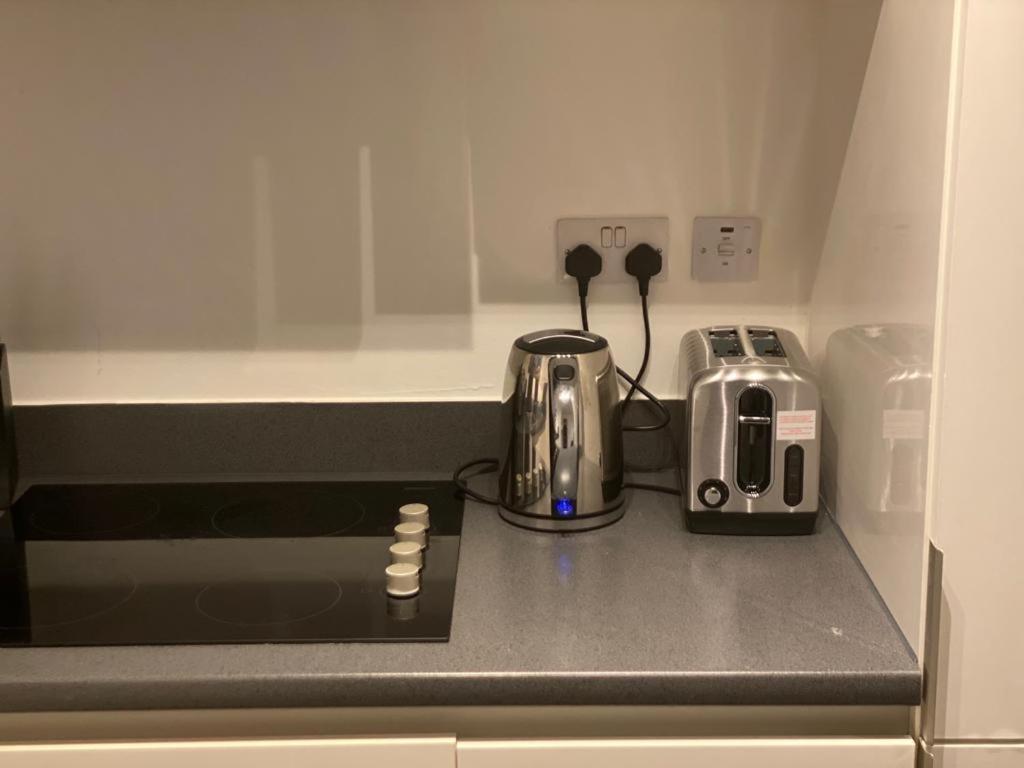 Spacious 1 Bed Relocation Apartment Free Parking, Brierley Hill Exteriör bild