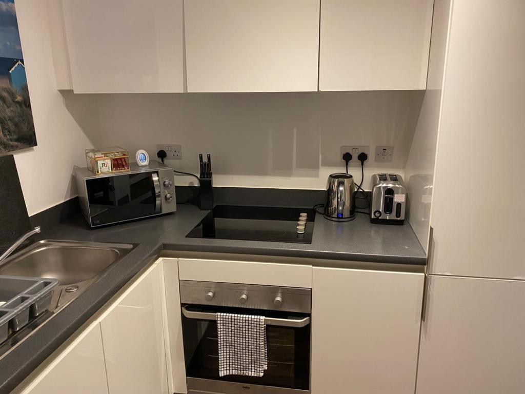 Spacious 1 Bed Relocation Apartment Free Parking, Brierley Hill Exteriör bild