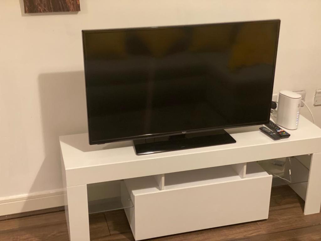 Spacious 1 Bed Relocation Apartment Free Parking, Brierley Hill Exteriör bild