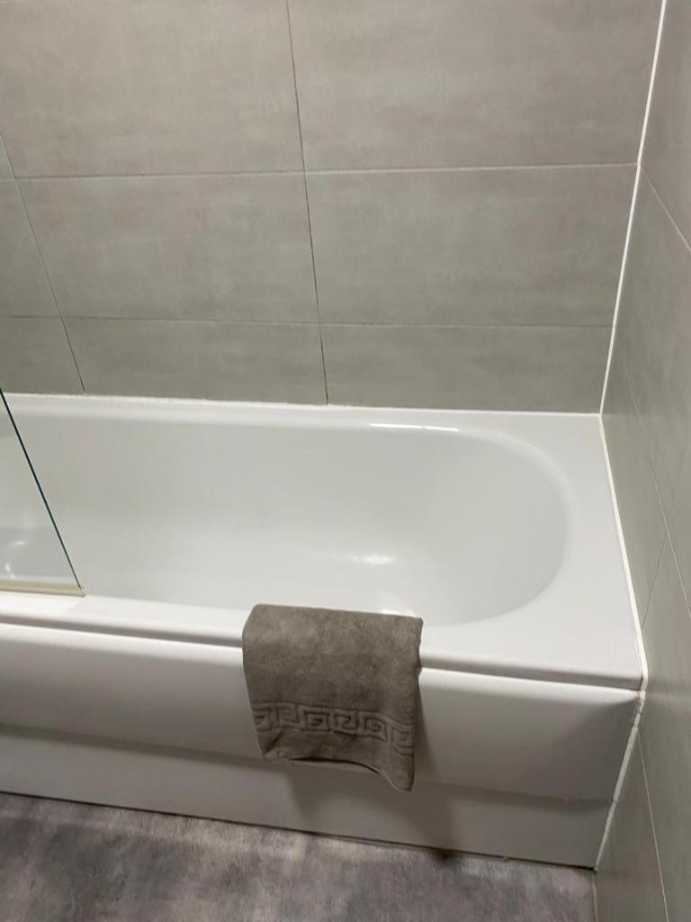 Spacious 1 Bed Relocation Apartment Free Parking, Brierley Hill Exteriör bild